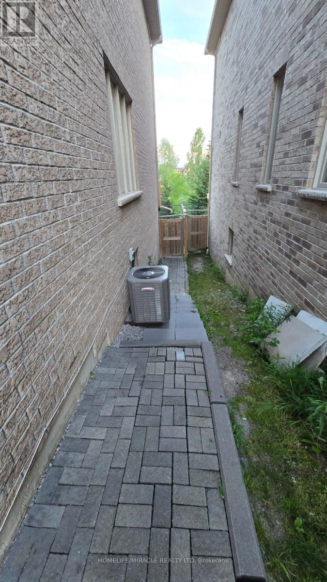 105 Stockell Crescent, Ajax, Ontario  L1T 0M4 - Photo 2 - E13534796