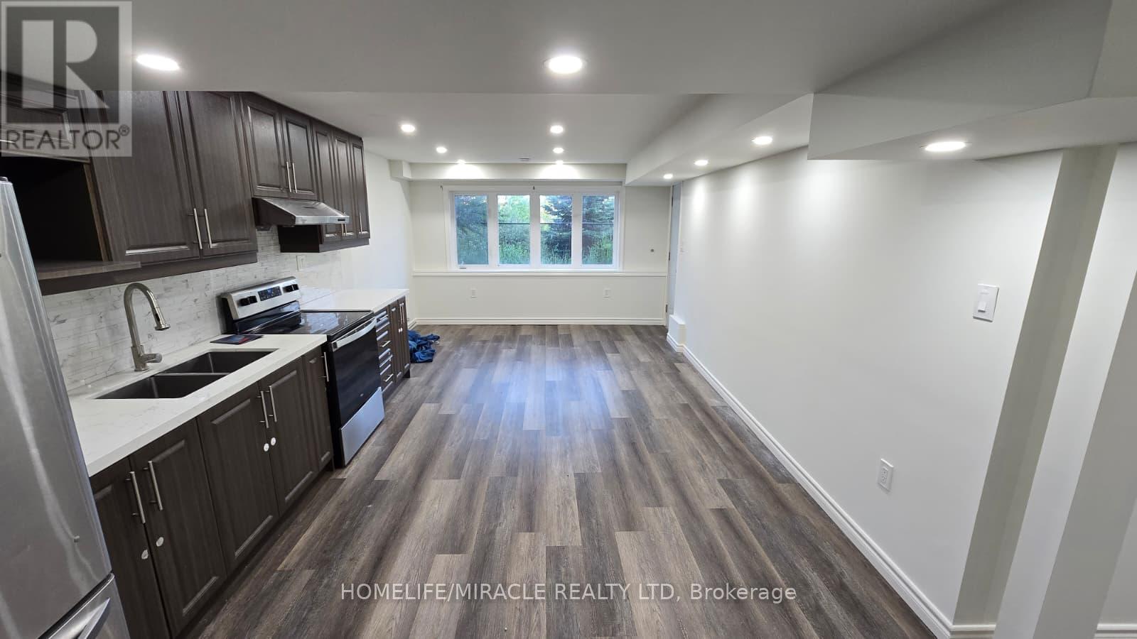 105 Stockell Crescent, Ajax, Ontario  L1T 0M4 - Photo 4 - E13534796
