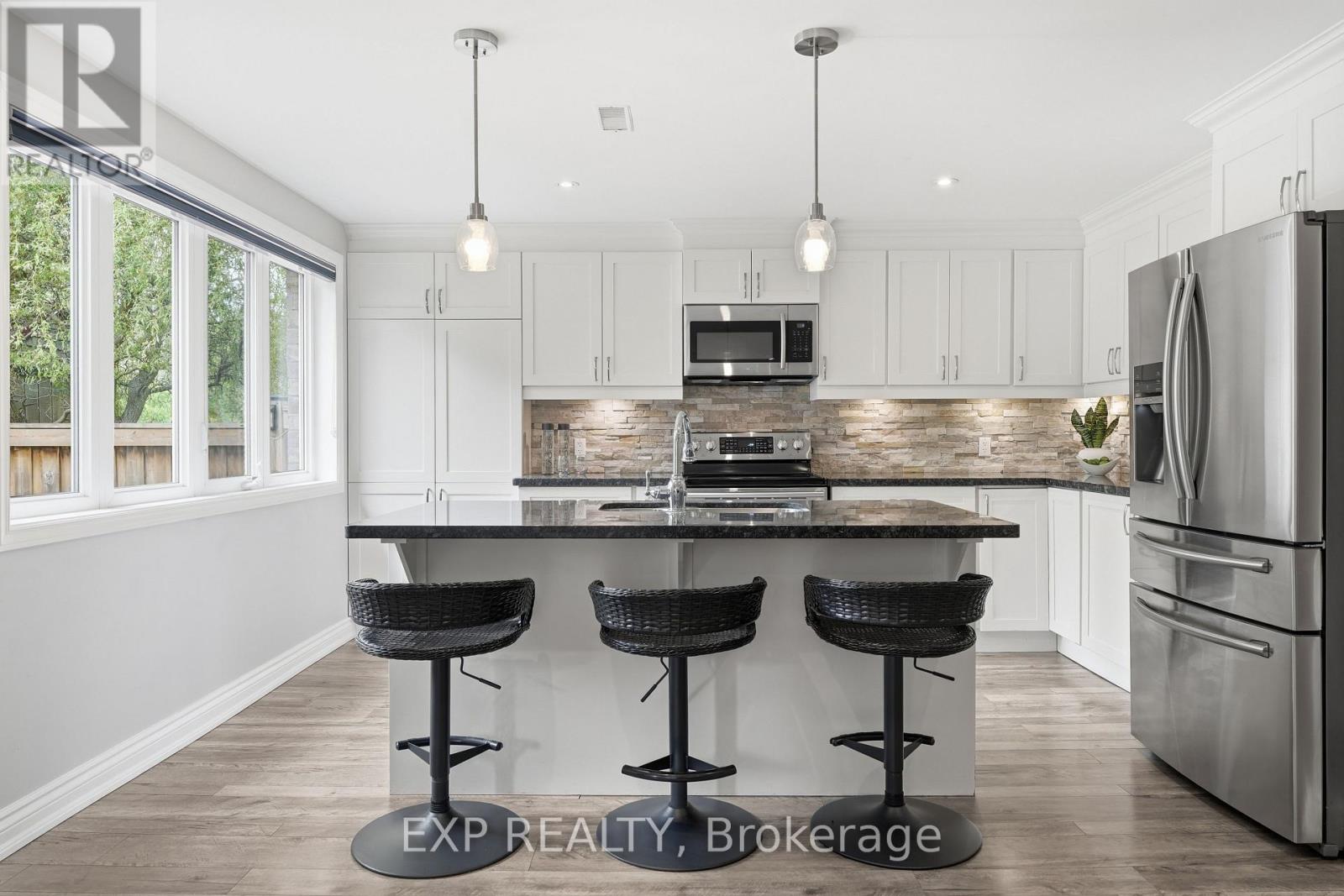 25 Manor Forest Road, East Gwillimbury, Ontario  L0G 1M0 - Photo 28 - N13241748