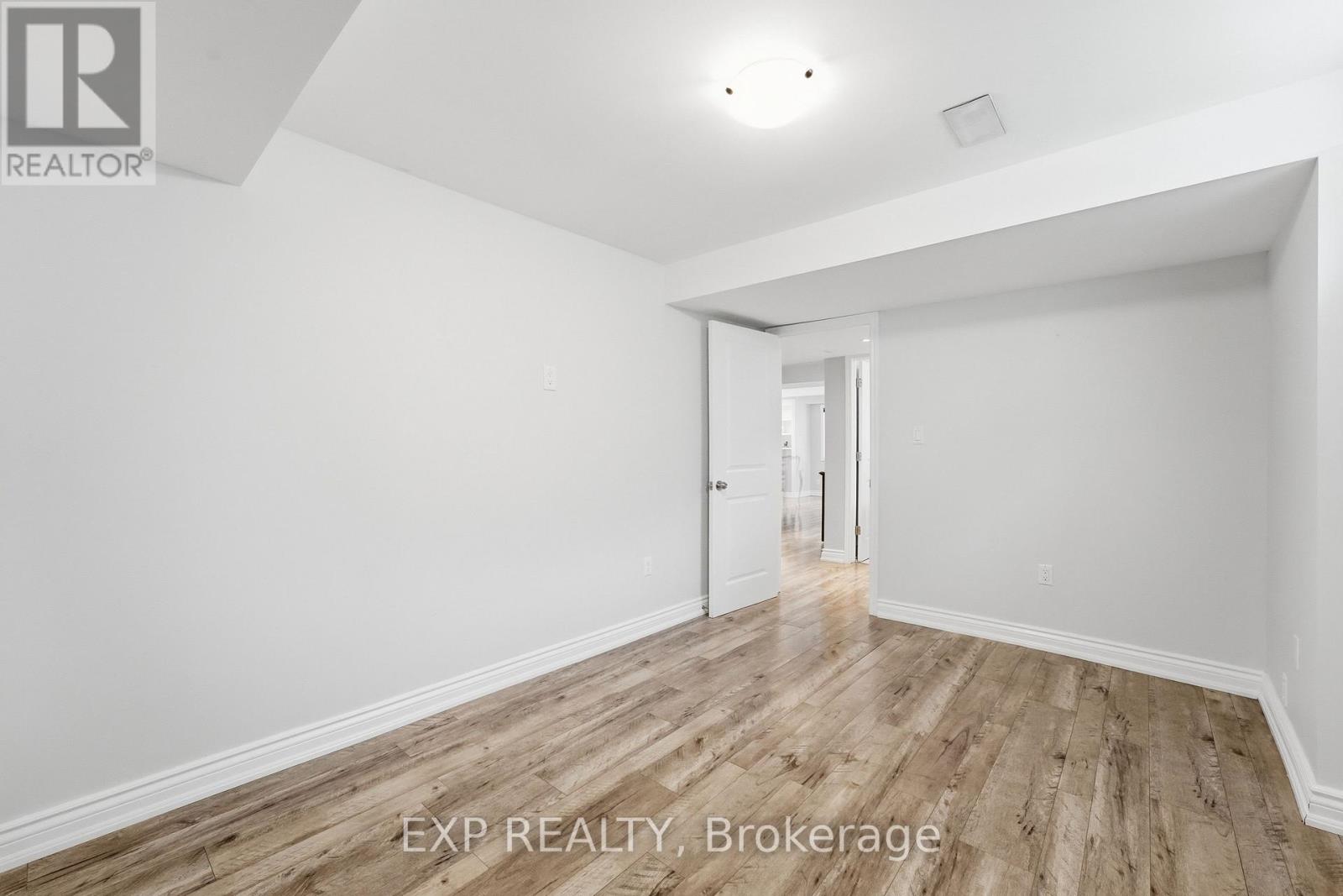 25 Manor Forest Road, East Gwillimbury, Ontario  L0G 1M0 - Photo 37 - N13241748