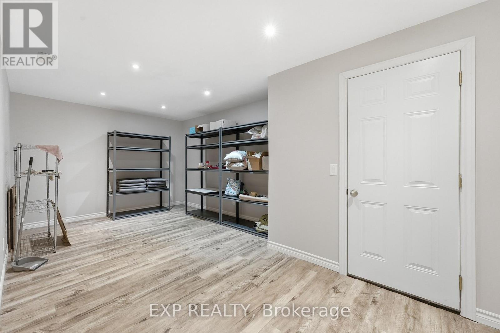 25 Manor Forest Road, East Gwillimbury, Ontario  L0G 1M0 - Photo 39 - N13241748