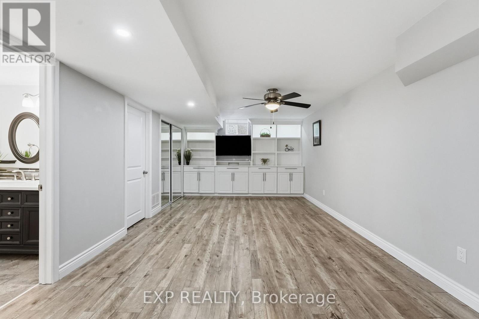 25 Manor Forest Road, East Gwillimbury, Ontario  L0G 1M0 - Photo 34 - N13241748