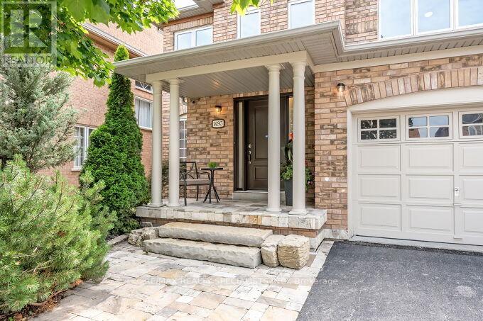 1493 Derby County Crescent, Oakville, Ontario L6M 4N9 - Photo 3 - W13534812