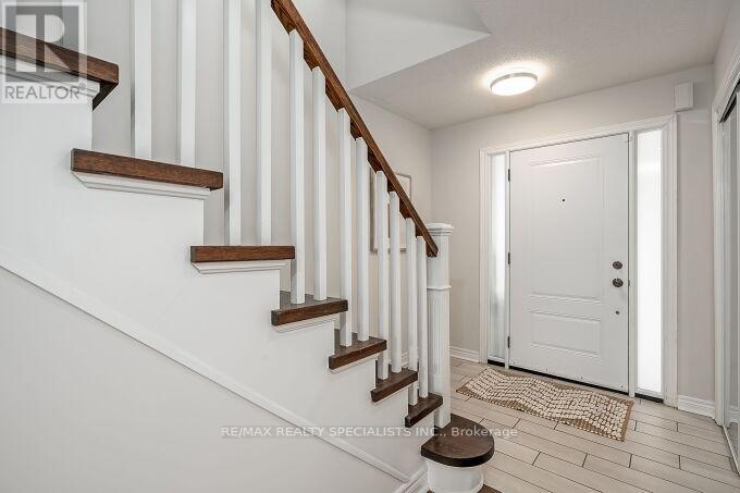 1493 Derby County Crescent, Oakville, Ontario L6M 4N9 - Photo 6 - W13534812
