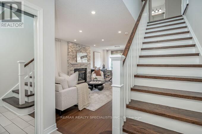 1493 Derby County Crescent, Oakville, Ontario L6M 4N9 - Photo 7 - W13534812