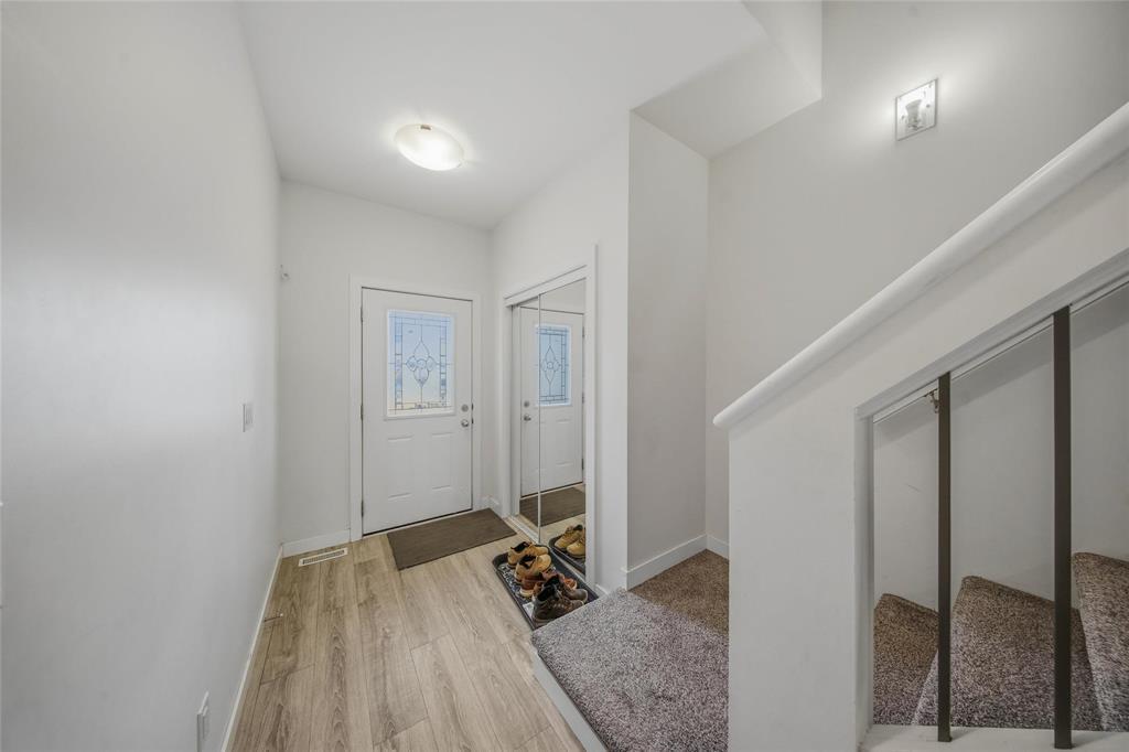335 Old Commonwealth Path, Winnipeg, Manitoba  R2P 2X7 - Photo 2 - 202615943