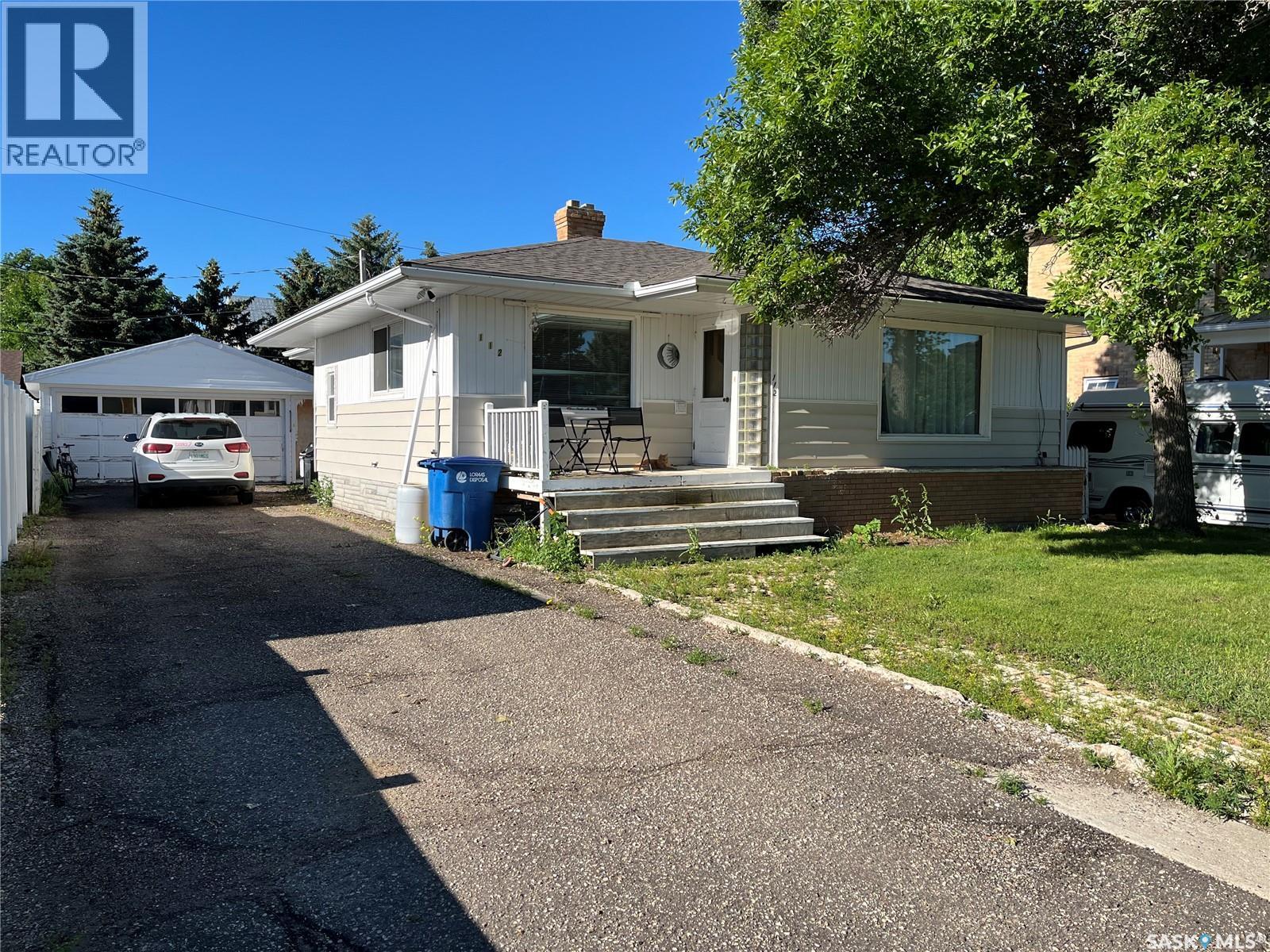 112 2nd AVENUE W, Gravelbourg, Saskatchewan