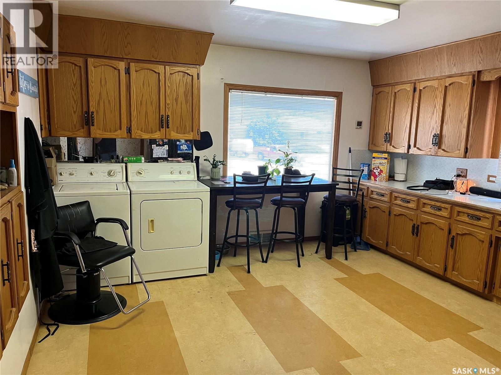 112 2nd Avenue W, Gravelbourg, Saskatchewan  S0H 1X0 - Photo 3 - SK041732