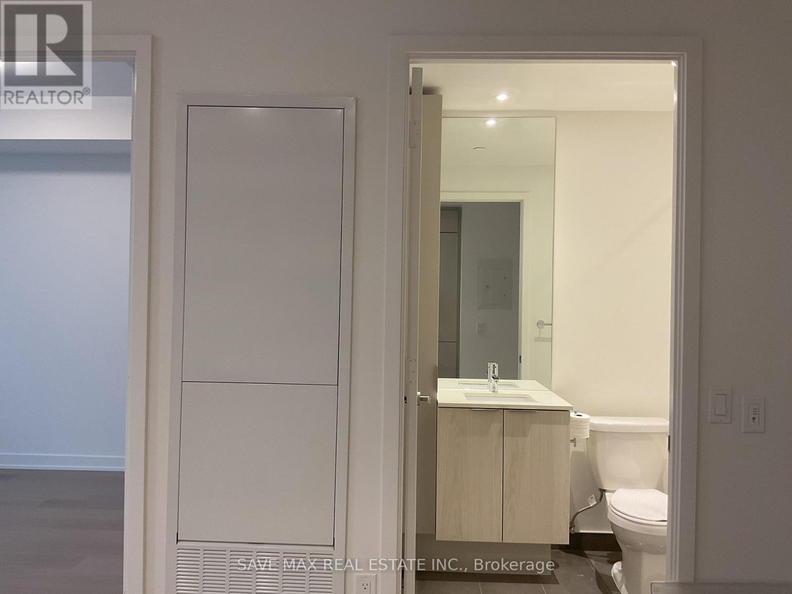 1312 - 448 Burnhamthorpe Road W, Mississauga, Ontario  L5B 0R4 - Photo 8 - W13481208