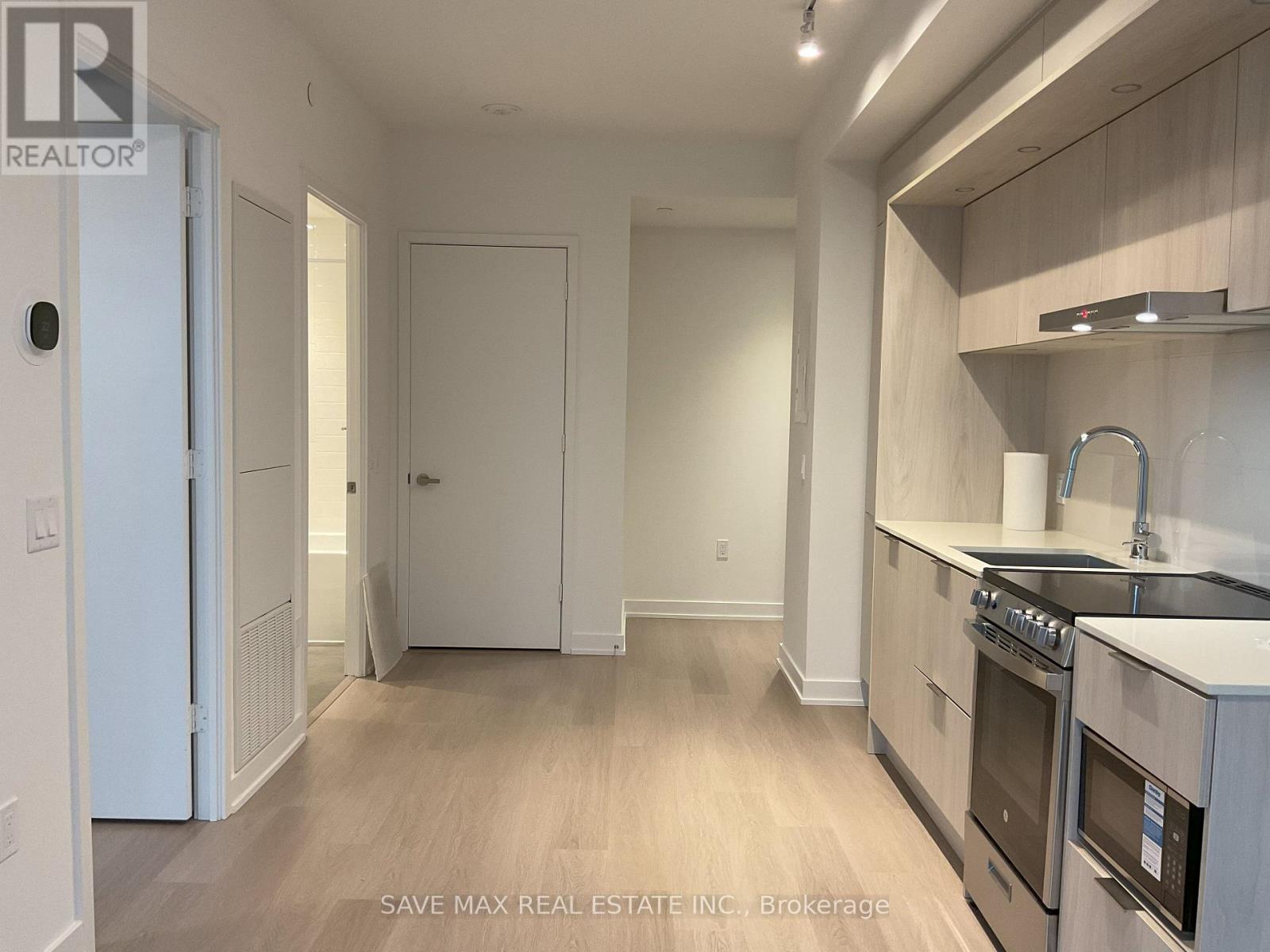 1312 - 448 Burnhamthorpe Road W, Mississauga, Ontario  L5B 0R4 - Photo 5 - W13481208