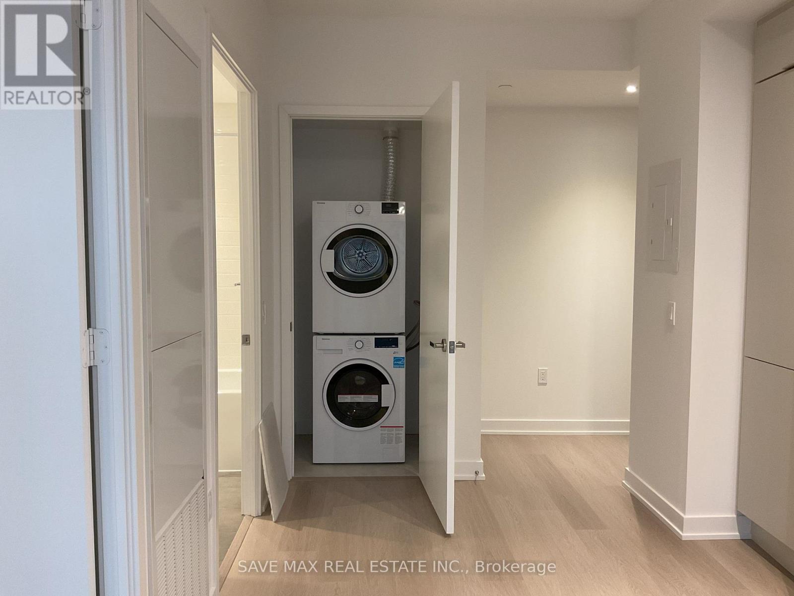 1312 - 448 Burnhamthorpe Road W, Mississauga, Ontario  L5B 0R4 - Photo 7 - W13481208