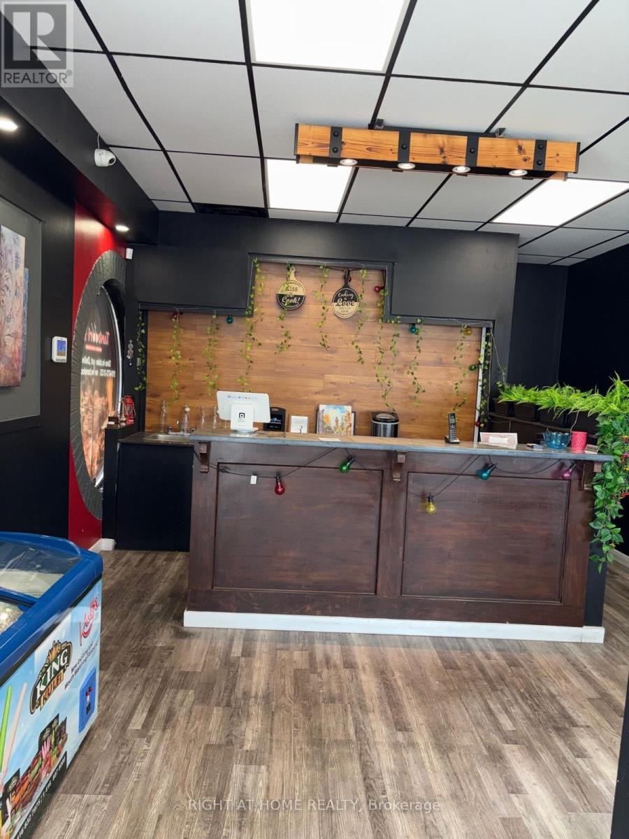 Unit 1 - 405 Wharncliffe Road S, London South, Ontario  N6J 2M3 - Photo 2 - X13535090