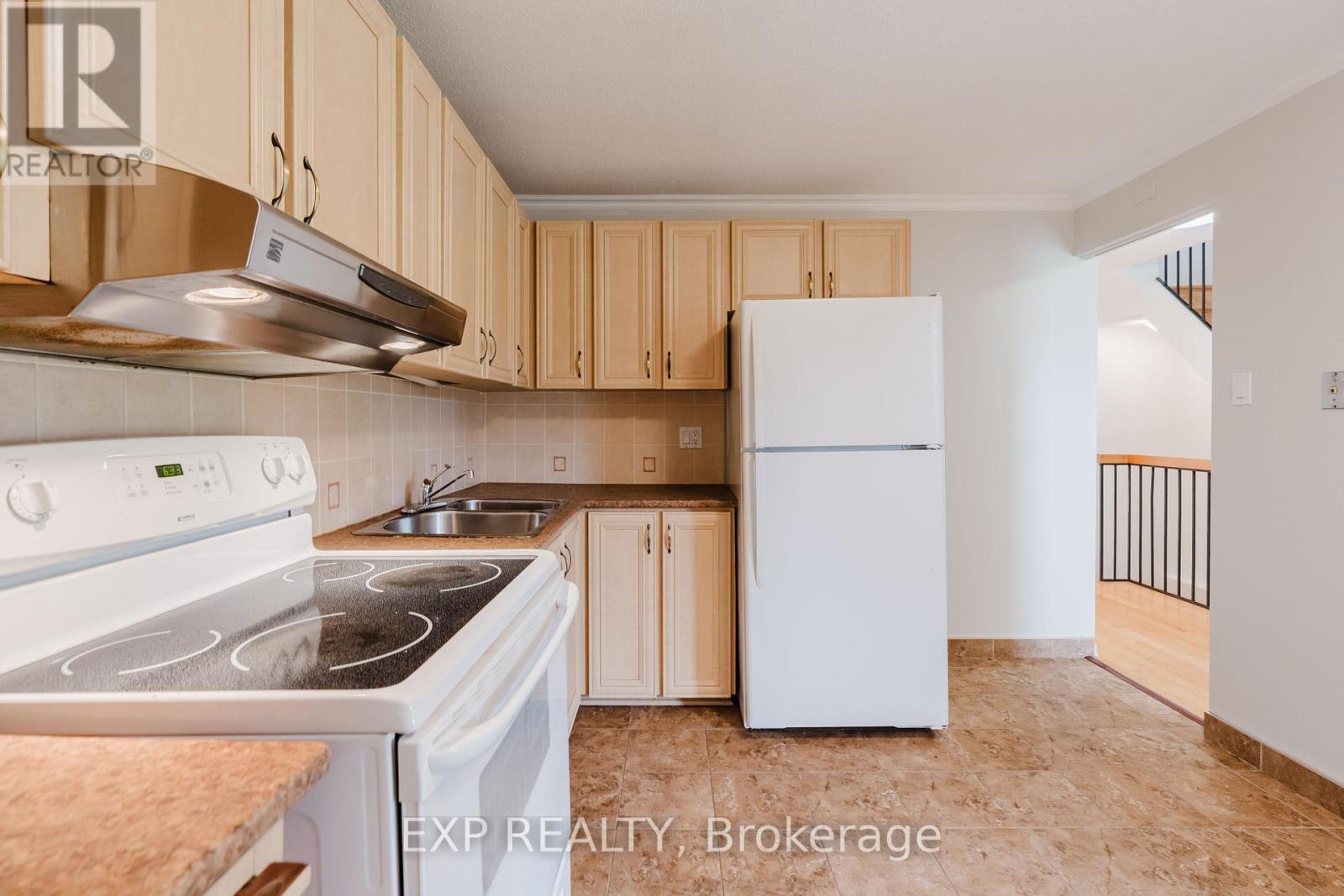 1127 Avignon Court, Ottawa, Ontario  K1C 2M2 - Photo 5 - X13535020