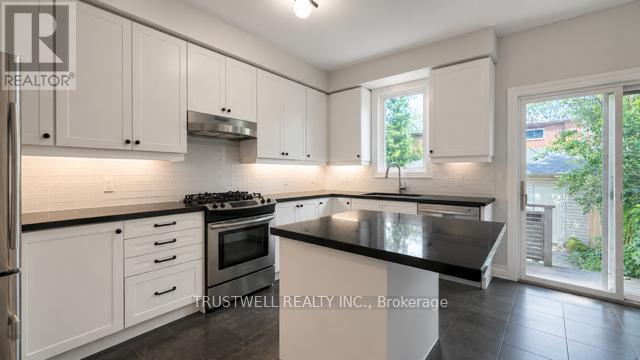 5b Mcgee Street, Toronto, Ontario  M4M 2L1 - Photo 5 - E13534588