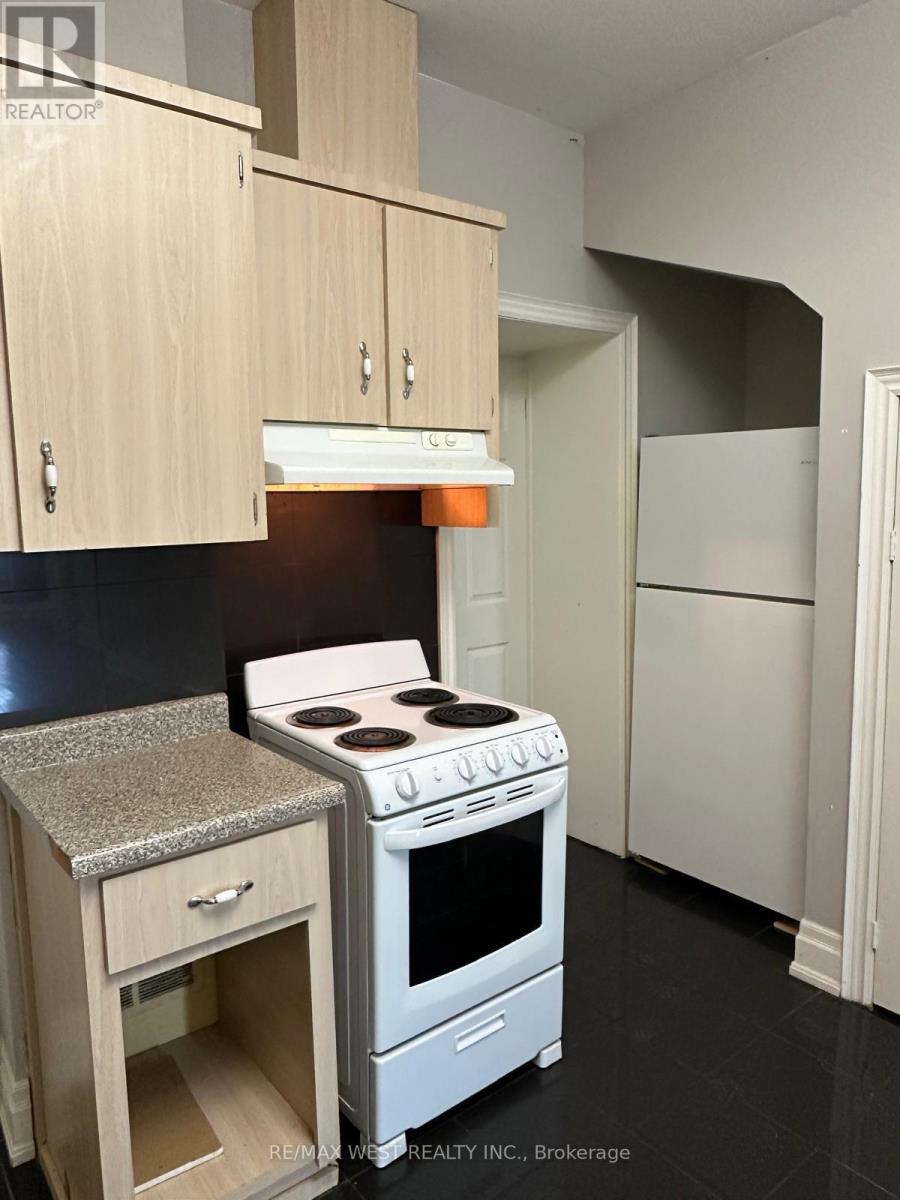 Second Flr Apt #2 - 378 College Street, Toronto, Ontario  M5T 2N9 - Photo 11 - C13534874