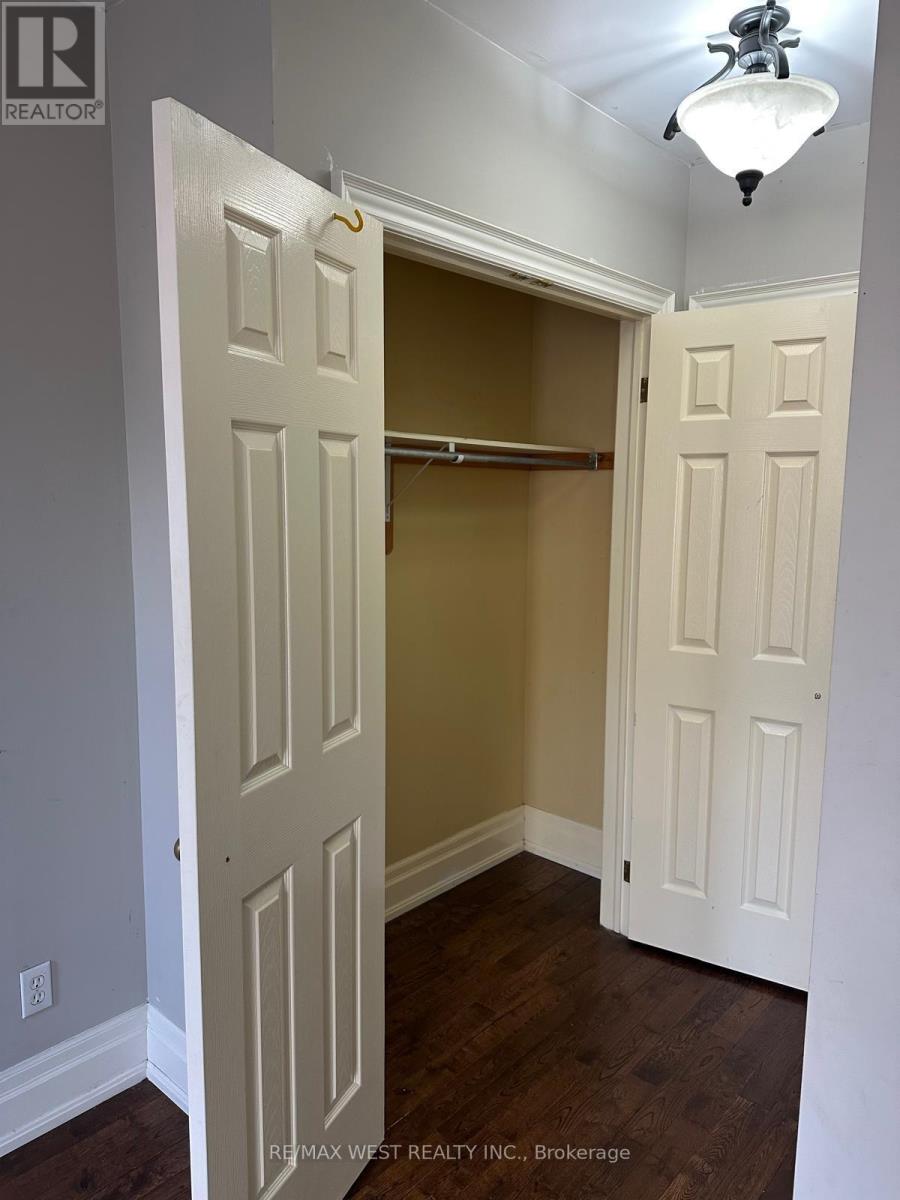 Second Flr Apt #2 - 378 College Street, Toronto, Ontario  M5T 2N9 - Photo 18 - C13534874