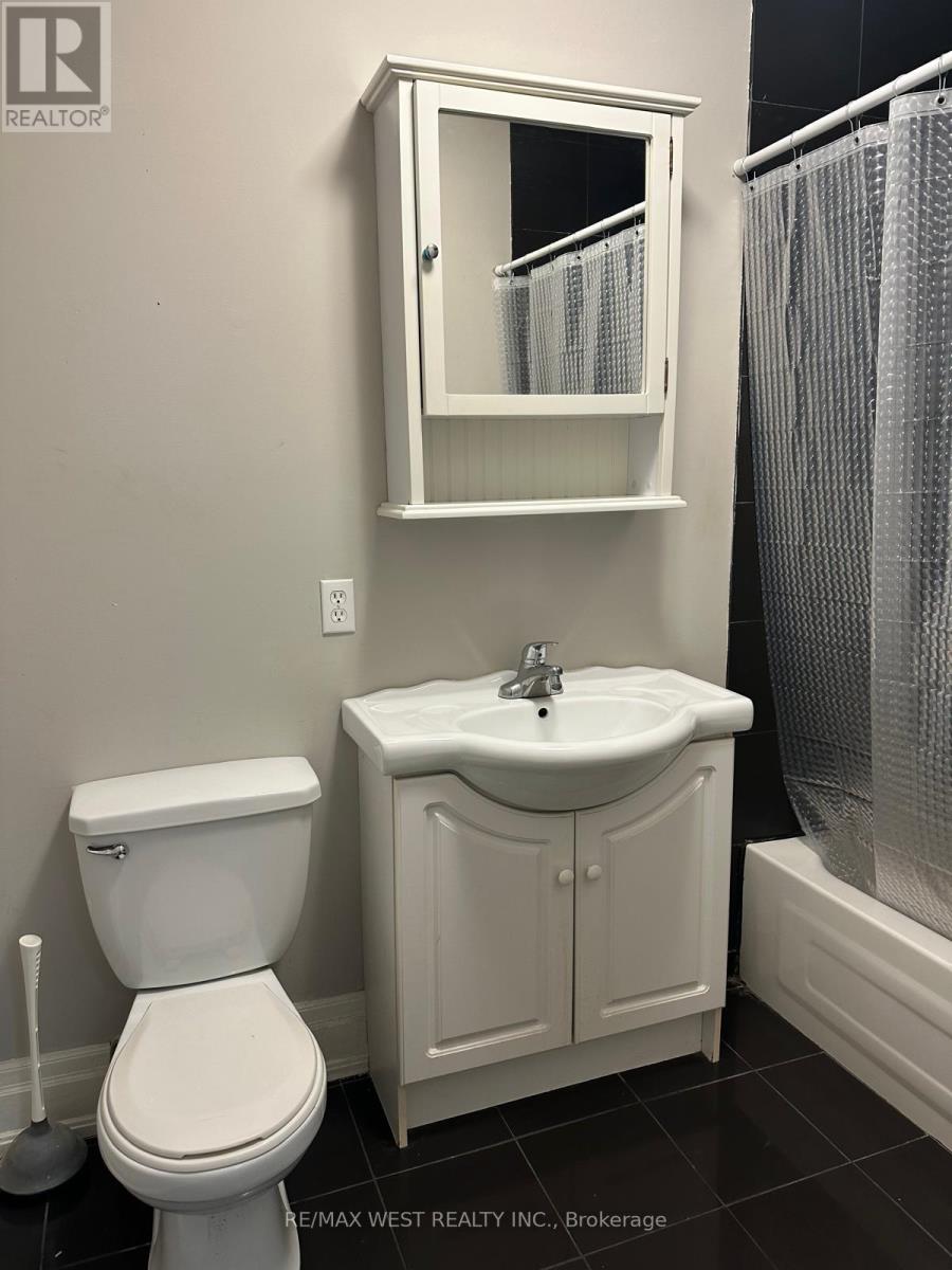 Second Flr Apt #2 - 378 College Street, Toronto, Ontario  M5T 2N9 - Photo 19 - C13534874