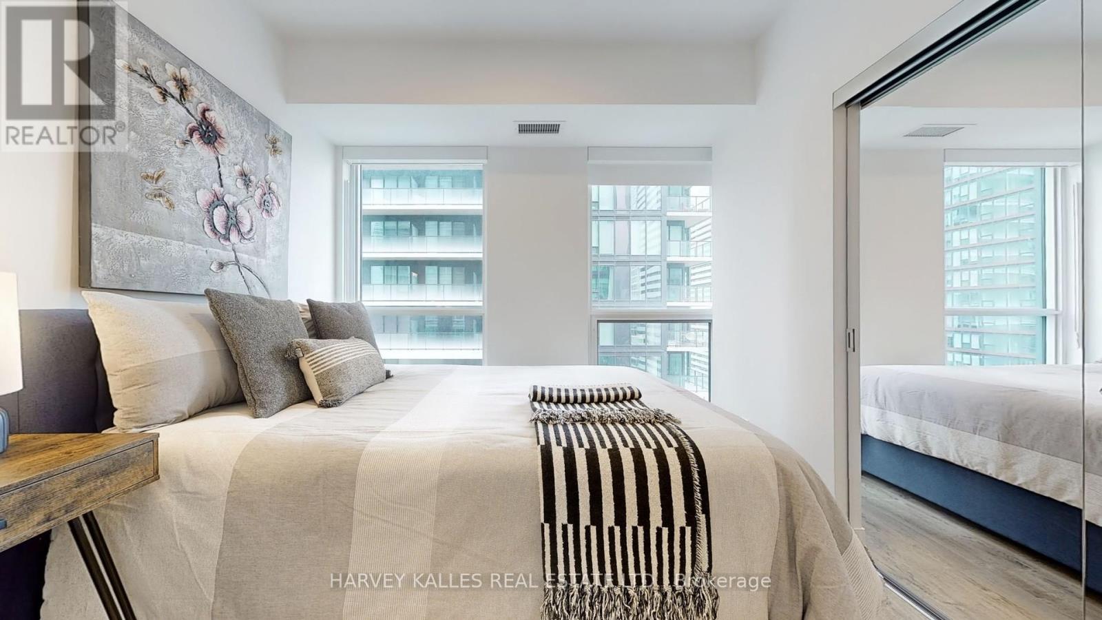 1905 - 327 King Street W, Toronto, Ontario  M5V 0W7 - Photo 13 - C13535062