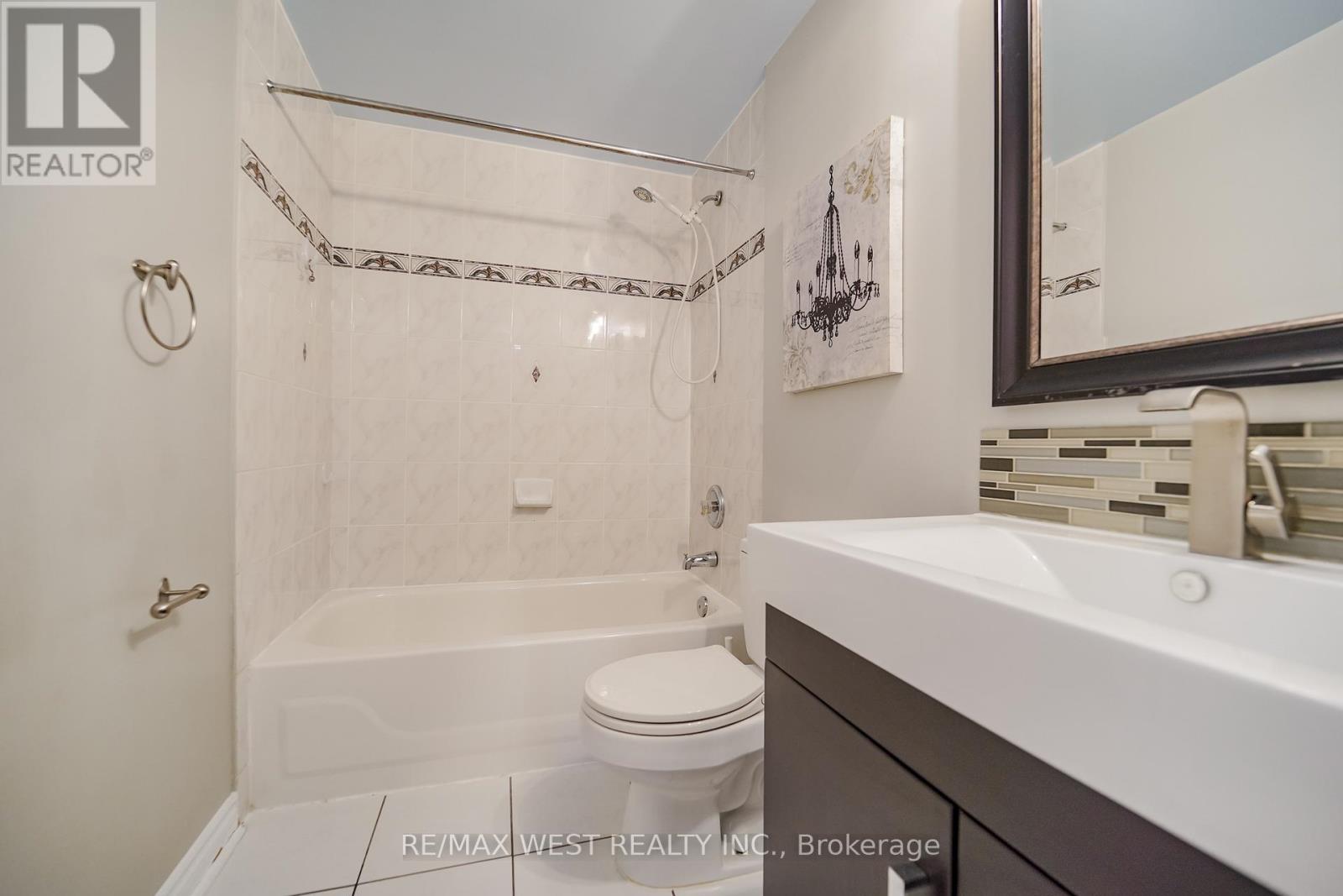 11 - 757 Sheppard Avenue W, Toronto, Ontario  M3H 2S9 - Photo 7 - C13535082