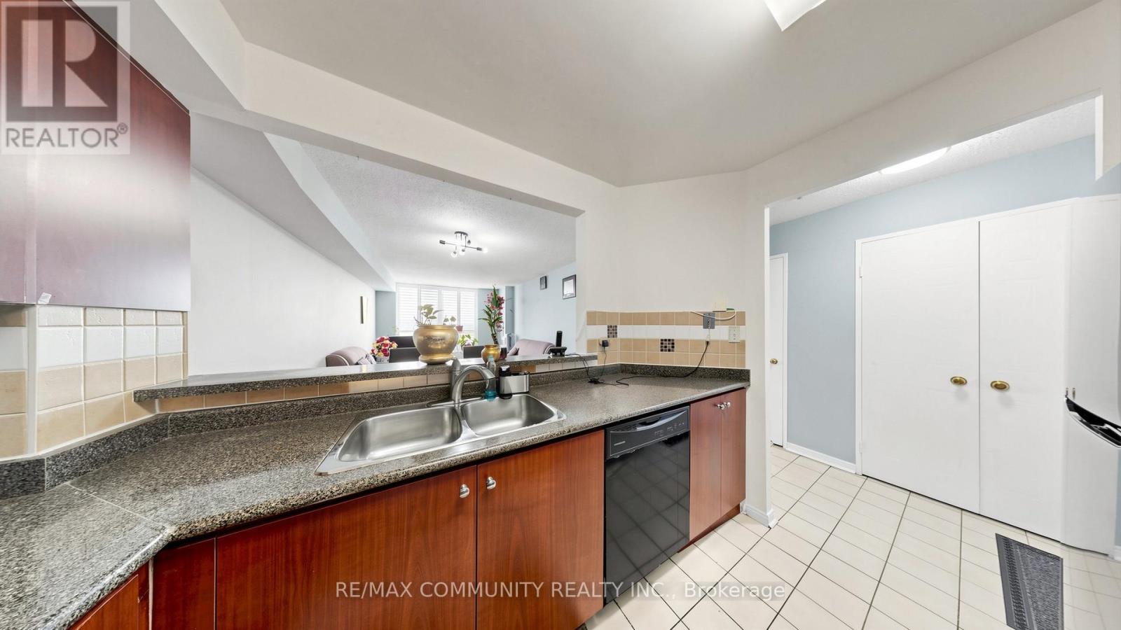 1410 - 400 Mclevin Avenue, Toronto, Ontario  M1B 5J4 - Photo 19 - E13534986