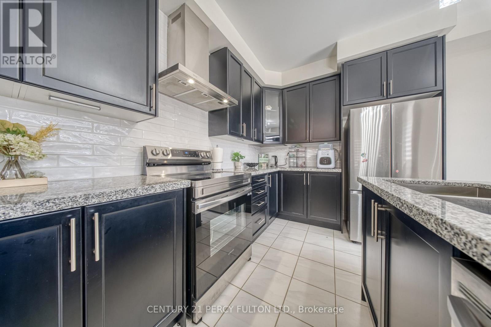 1223 Plymouth Drive, Oshawa, Ontario  L1L 0T4 - Photo 11 - E13534994