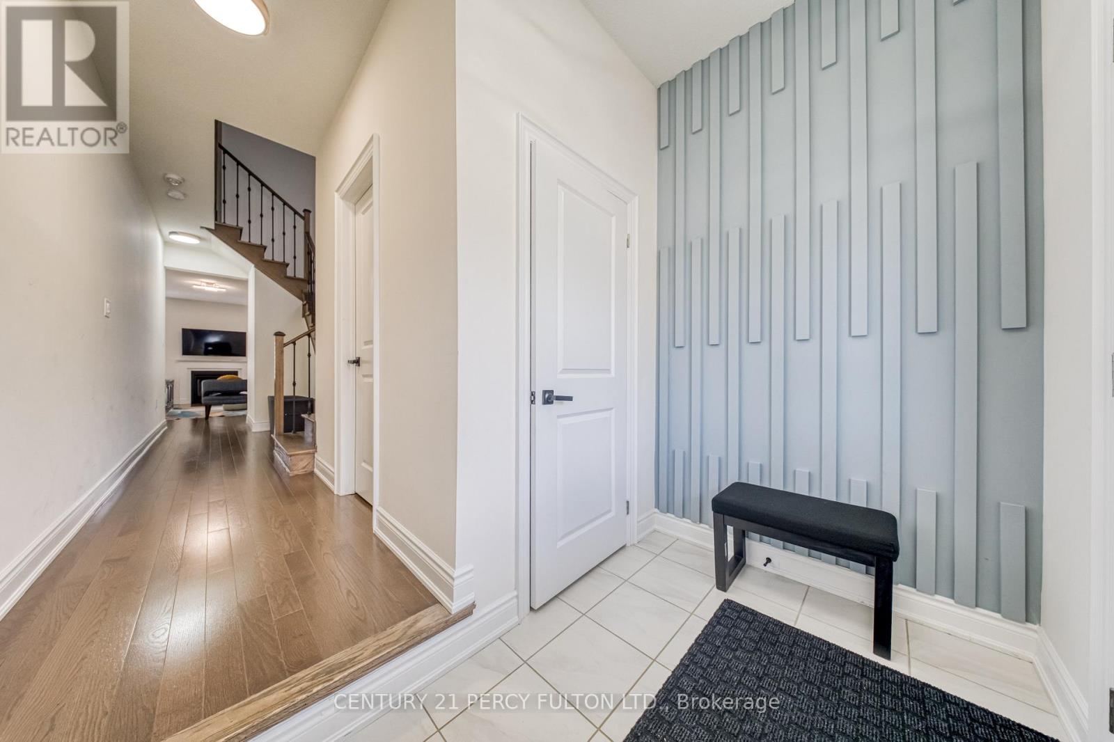 1223 Plymouth Drive, Oshawa, Ontario  L1L 0T4 - Photo 4 - E13534994