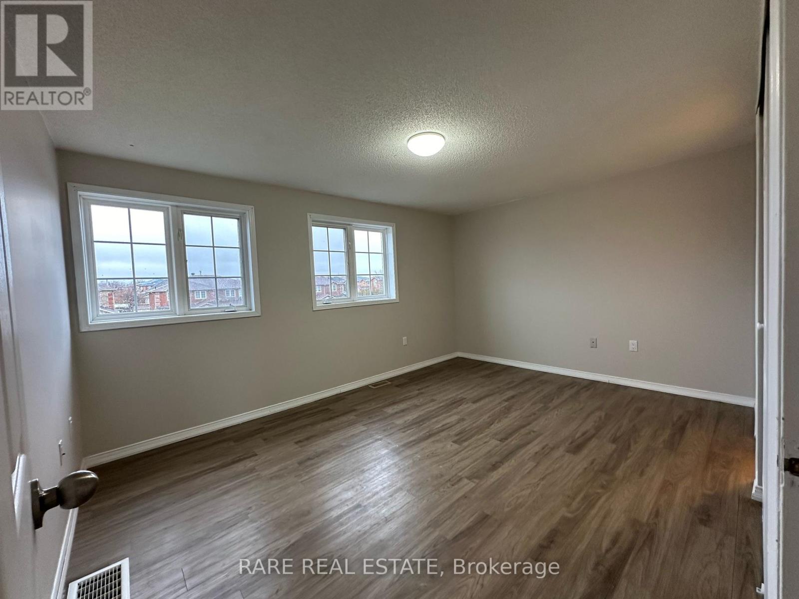 253 Dunsmore Lane N, Barrie, Ontario  L4M 7A4 - Photo 12 - S13534934