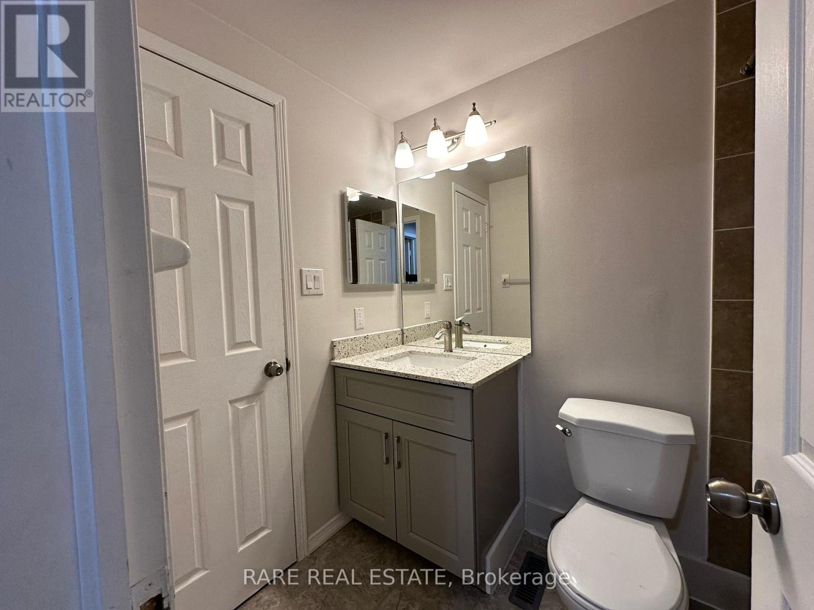 253 Dunsmore Lane N, Barrie, Ontario  L4M 7A4 - Photo 15 - S13534934