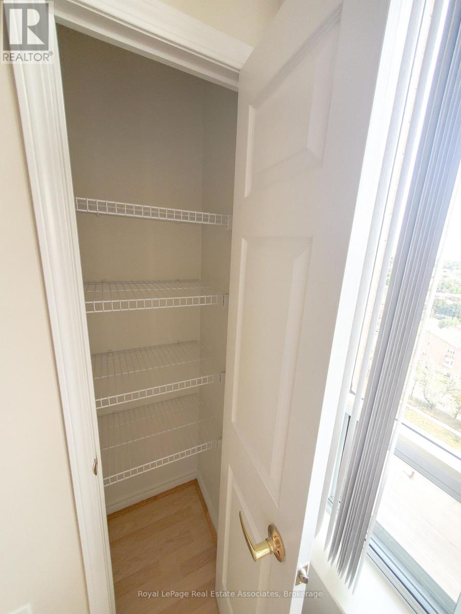 1202 - 55 Strathaven Drive, Mississauga, Ontario  L5R 4G9 - Photo 10 - W13534928