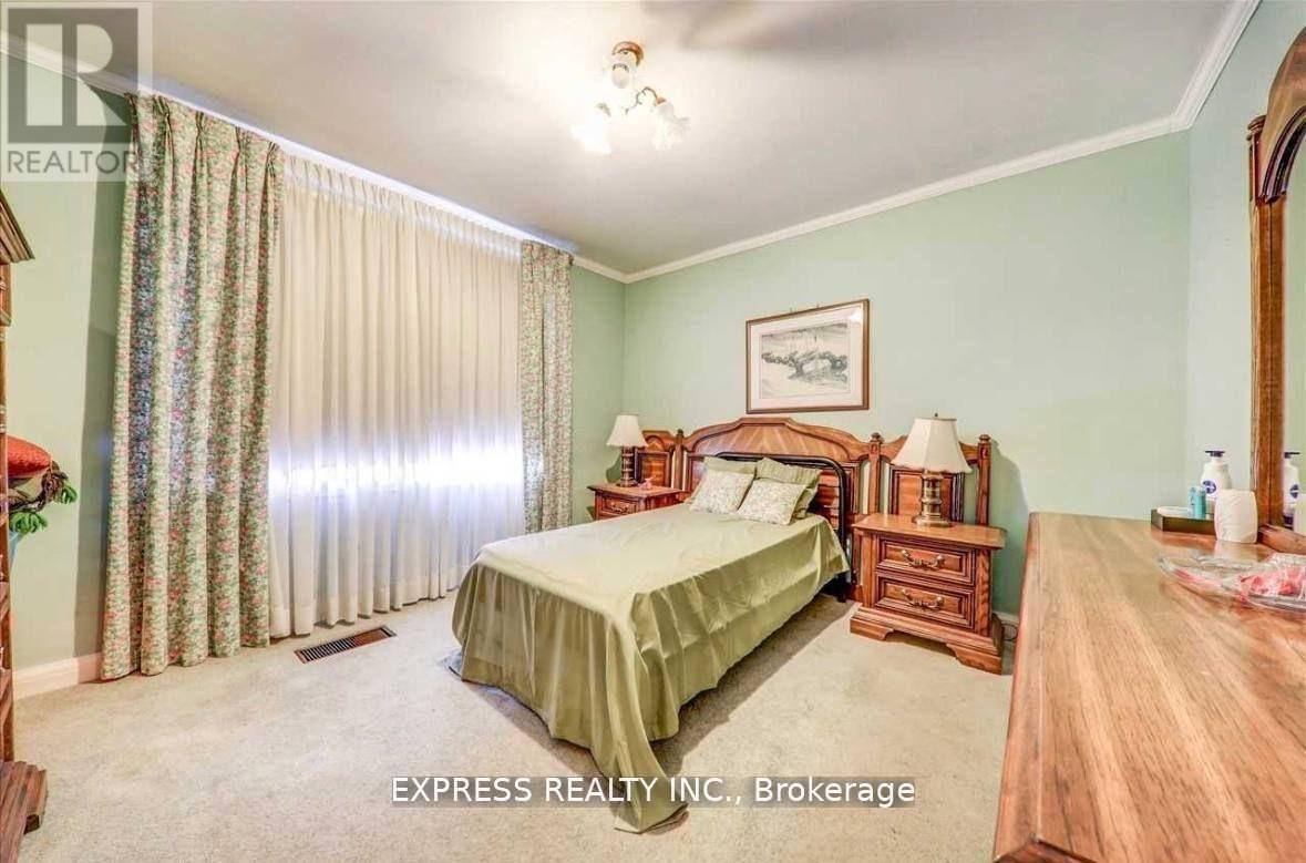 Main - 46 William Cragg Drive, Toronto, Ontario  M3M 1V1 - Photo 10 - W13534952