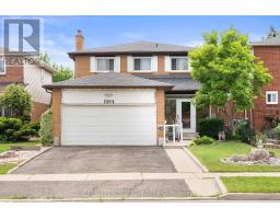 1004 QUEENSBRIDGE DRIVE, Mississauga, Ontario