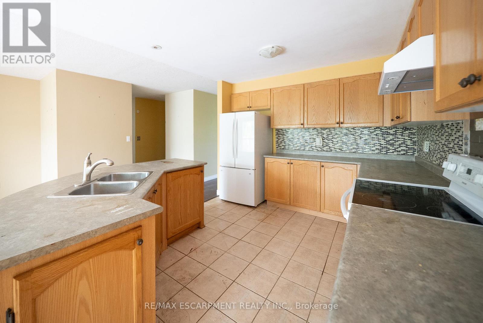 23 Stowe Terrace, Brantford, Ontario  N3T 6P4 - Photo 8 - X13535088
