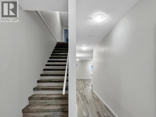 26-35 SYBIL CIRCLE photo 19