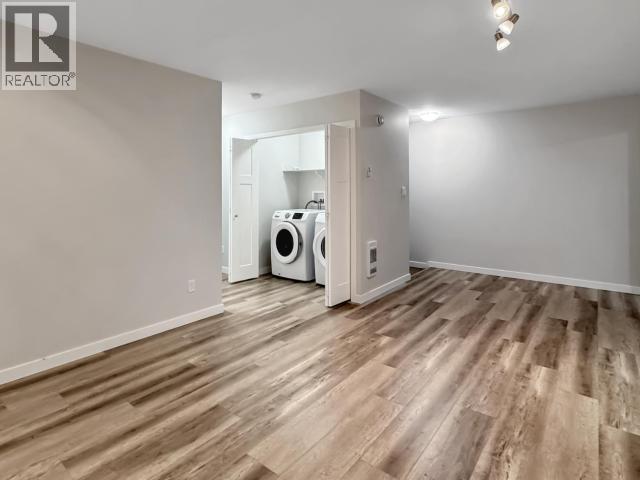 26-35 SYBIL CIRCLE photo 24