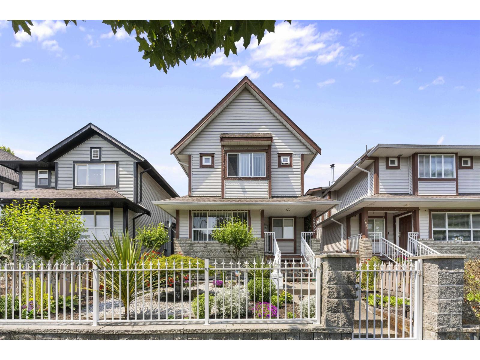 6685 127th Street, Surrey, British Columbia  V3W 1G5 - Photo 2 - R3143271