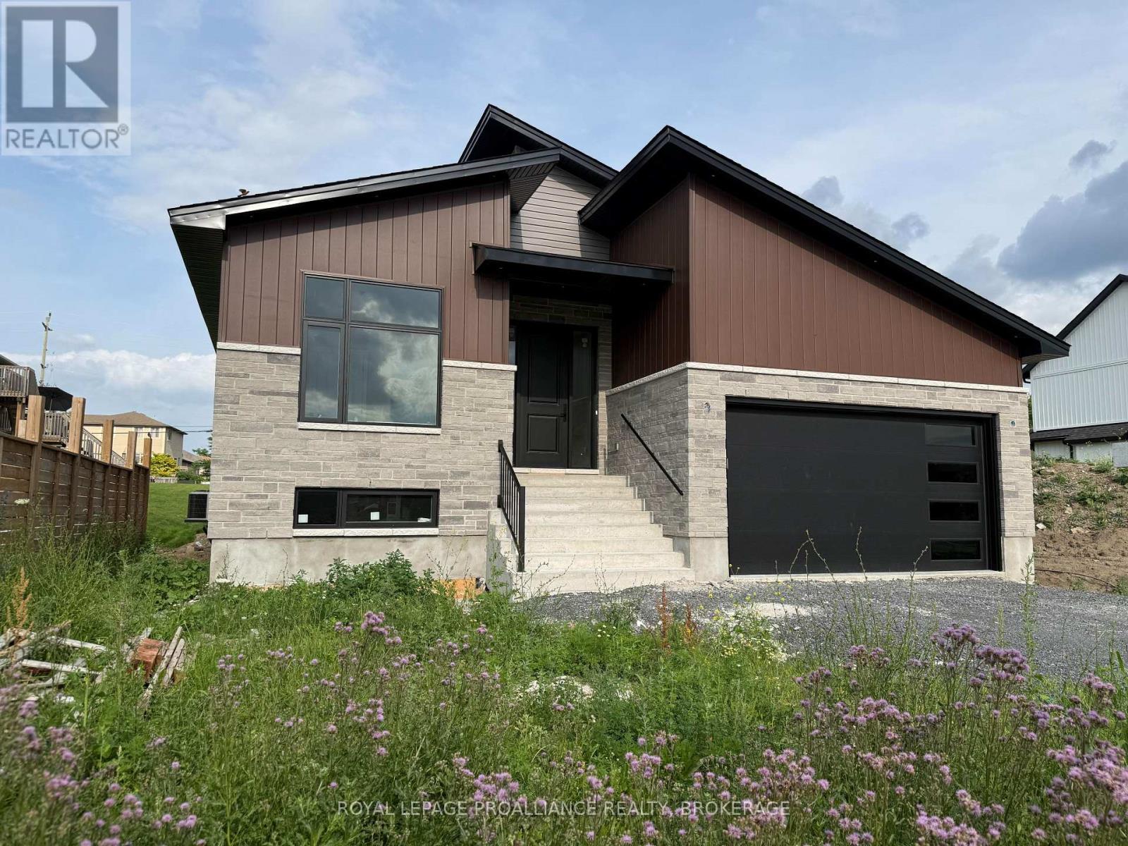 733 Squirrel Hill Drive, Kingston, Ontario