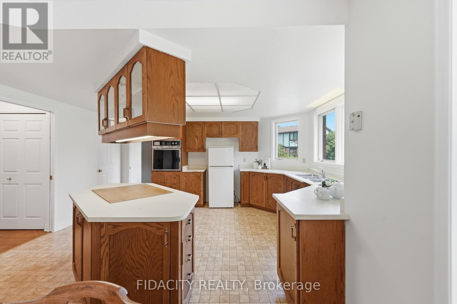 25 Pine Bluff Trail, Ottawa, Ontario  K2S 1E1 - Photo 13 - X13535122