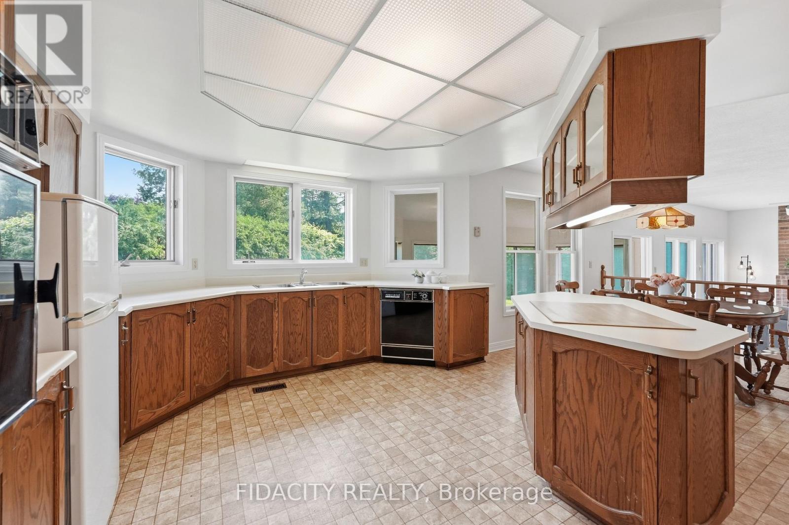 25 Pine Bluff Trail, Ottawa, Ontario  K2S 1E1 - Photo 16 - X13535122