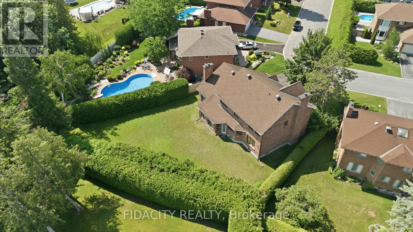 25 Pine Bluff Trail, Ottawa, Ontario  K2S 1E1 - Photo 2 - X13535122