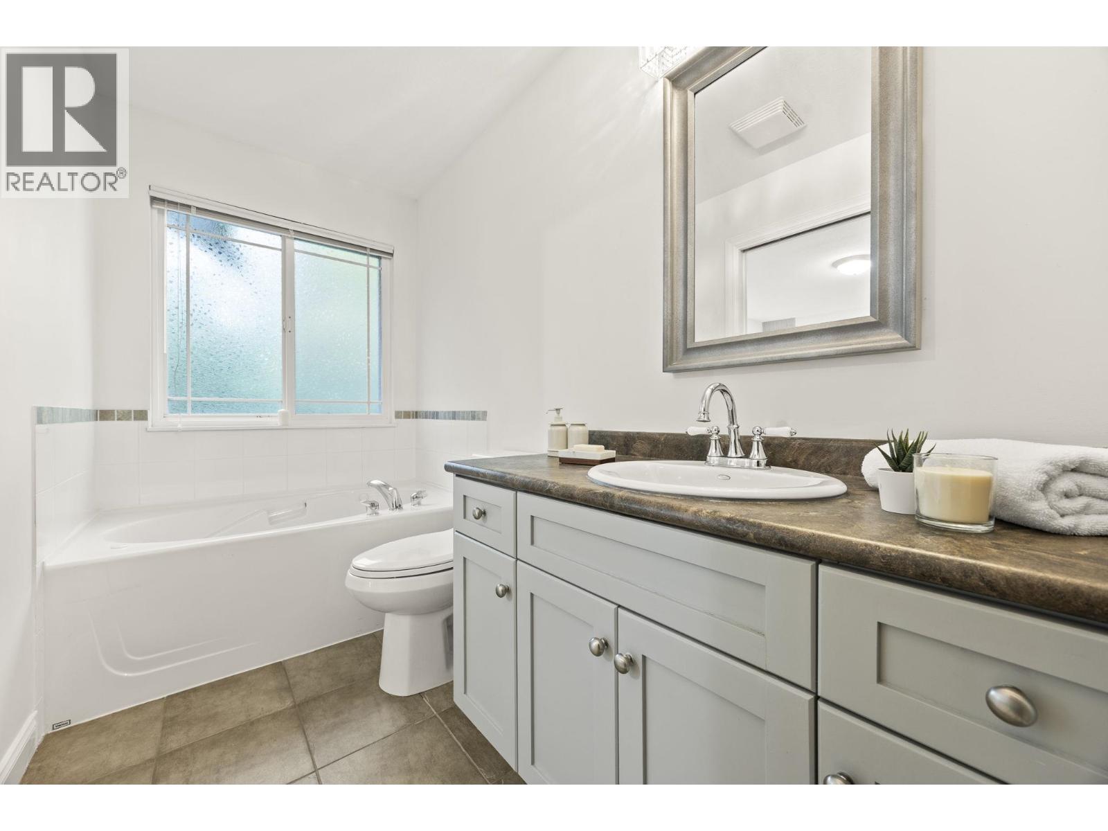 24222 103 Avenue, Maple Ridge, British Columbia  V2W 1Y1 - Photo 11 - R3143716