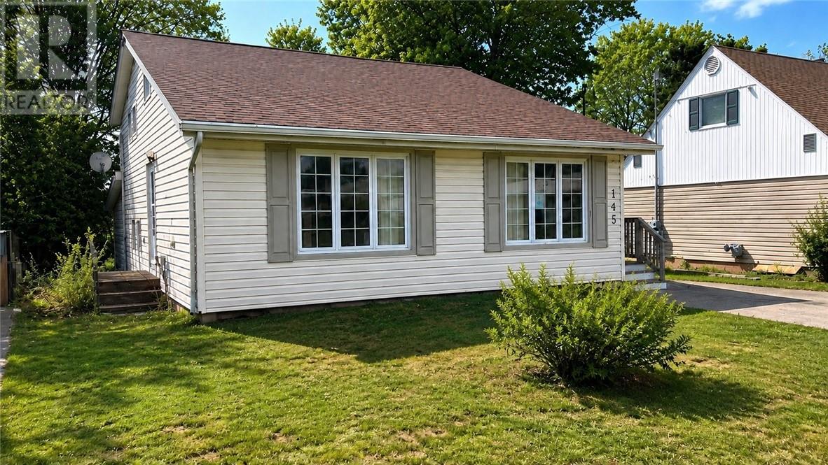 145 Axmith Avenue, Elliot Lake, Ontario  P5A 1B9 - Photo 2 - 2128953