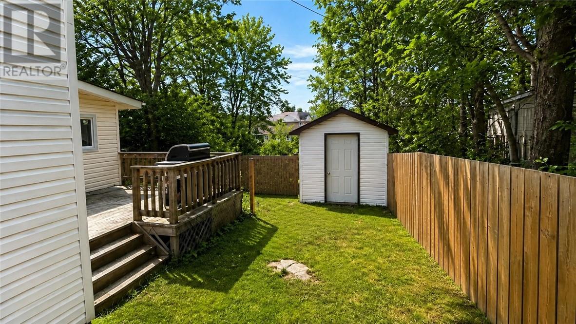 145 Axmith Avenue, Elliot Lake, Ontario  P5A 1B9 - Photo 3 - 2128953