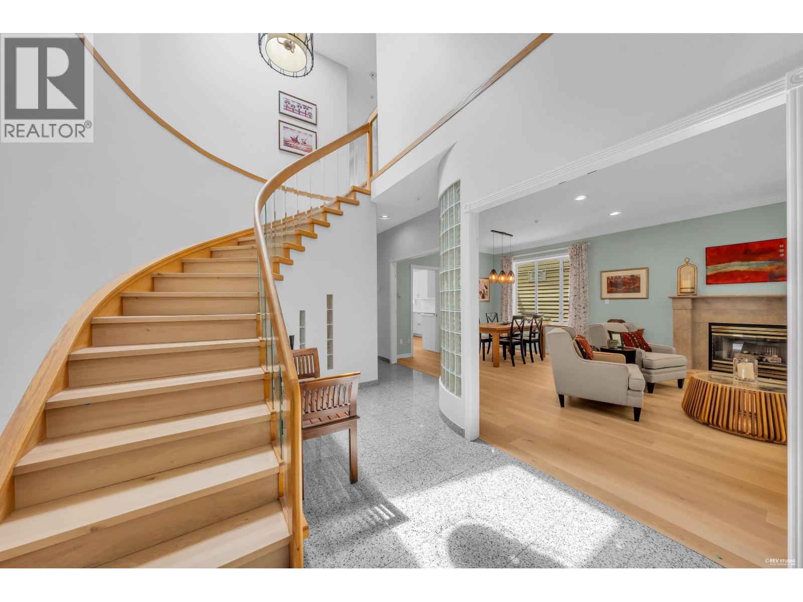 2030 E 2nd Avenue, Vancouver, British Columbia  V5N 1E7 - Photo 3 - R3143412