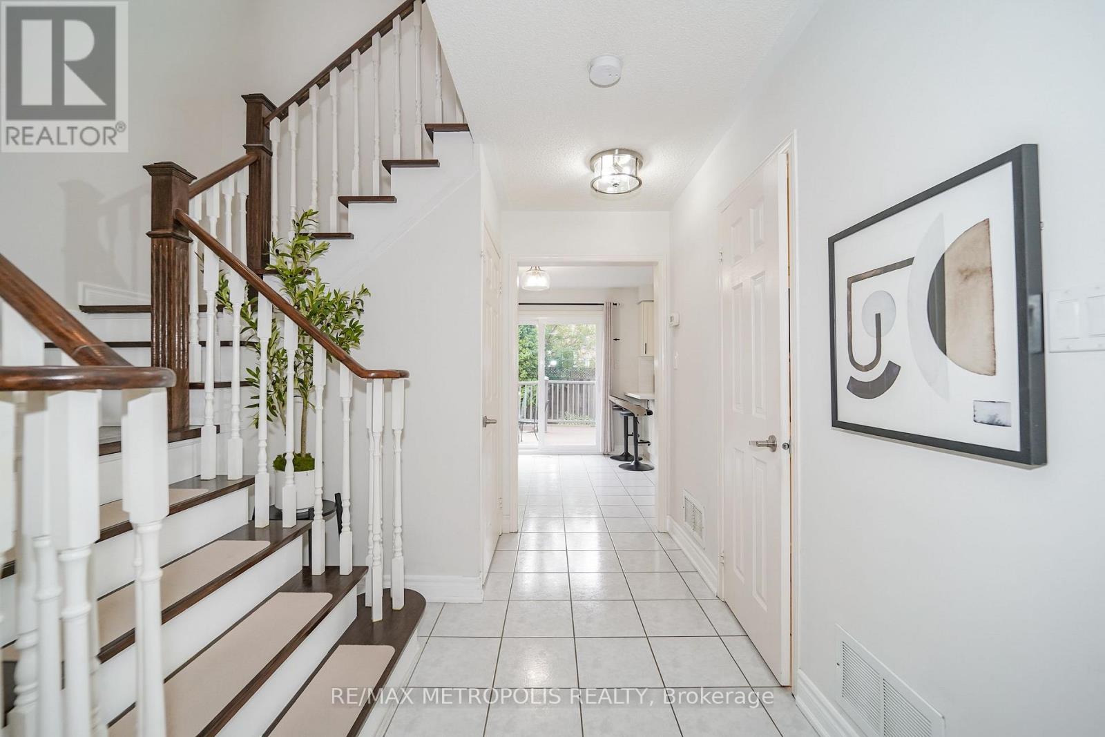 646 Walpole Crescent, Newmarket, Ontario  L3X 2B4 - Photo 9 - N13534906