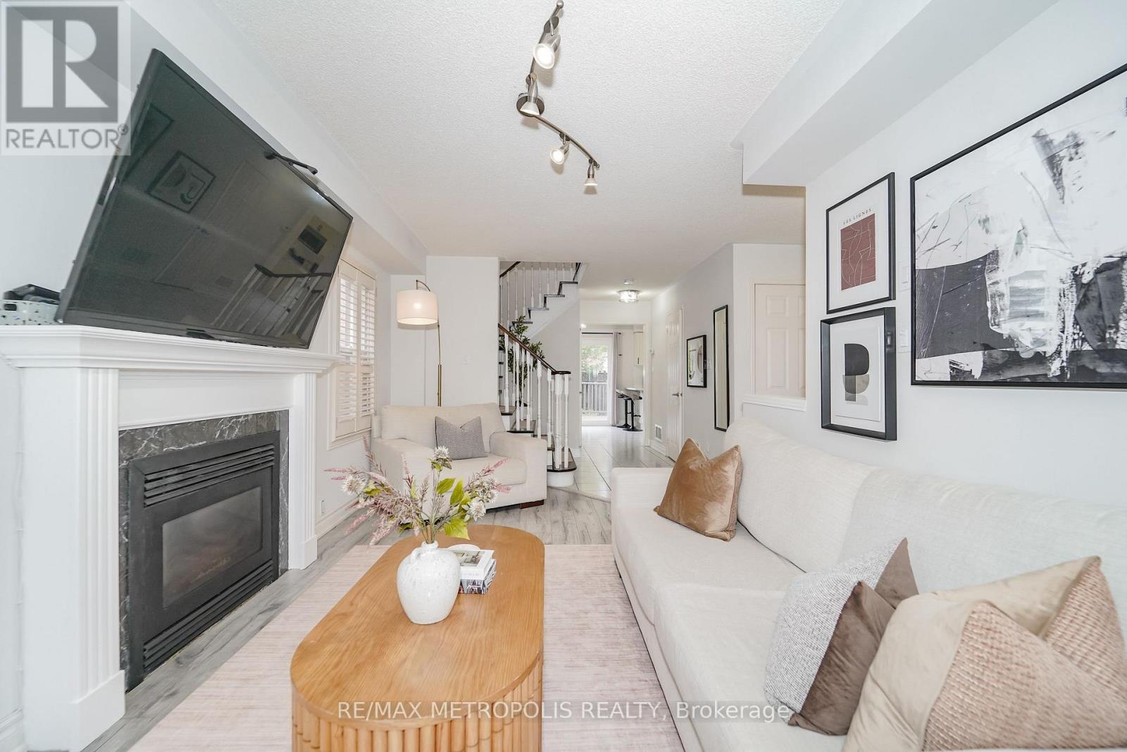 646 Walpole Crescent, Newmarket, Ontario  L3X 2B4 - Photo 6 - N13534906