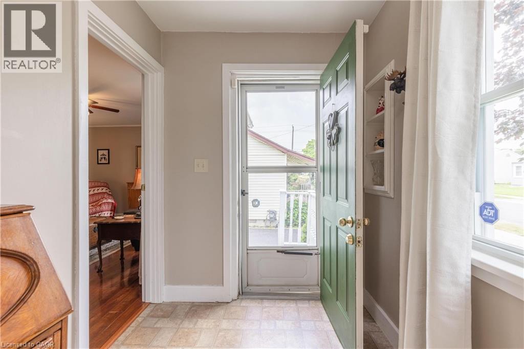 6176 Churchill Street, Niagara Falls, Ontario  L2G 2X3 - Photo 5 - 40843679
