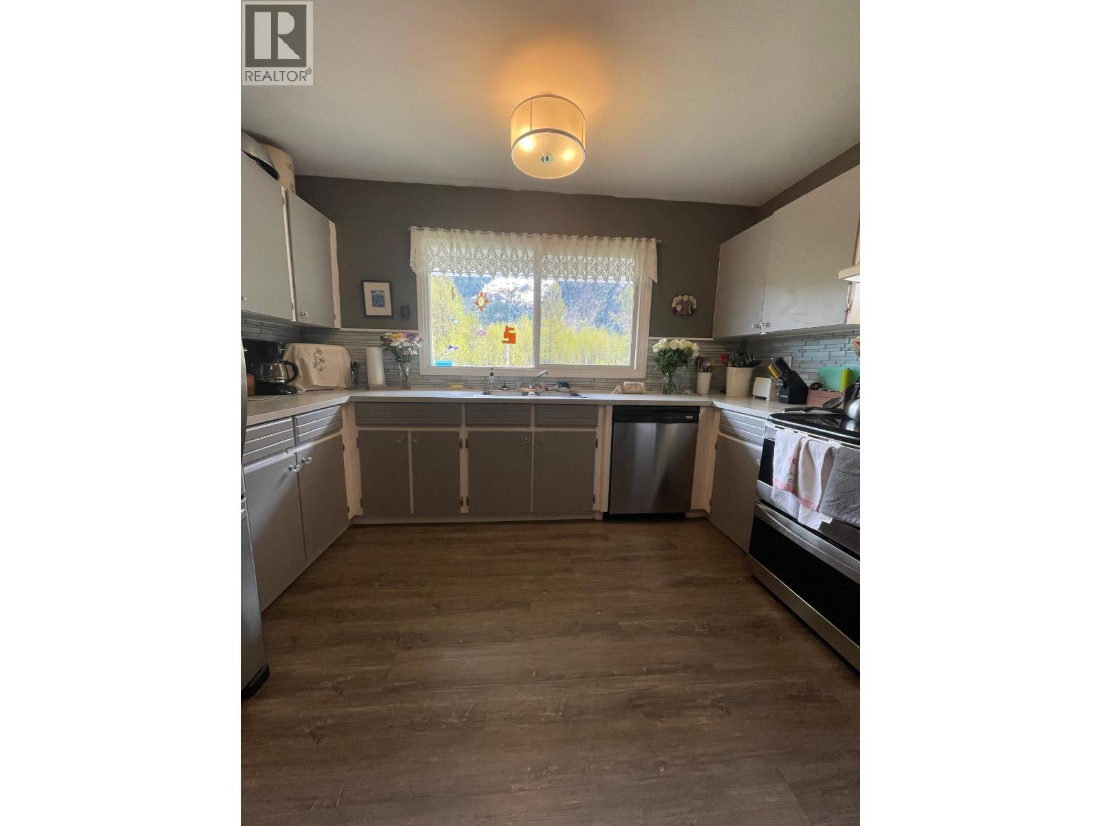 1304 Raven Street, Stewart, British Columbia  V0T 1W0 - Photo 6 - R3142649