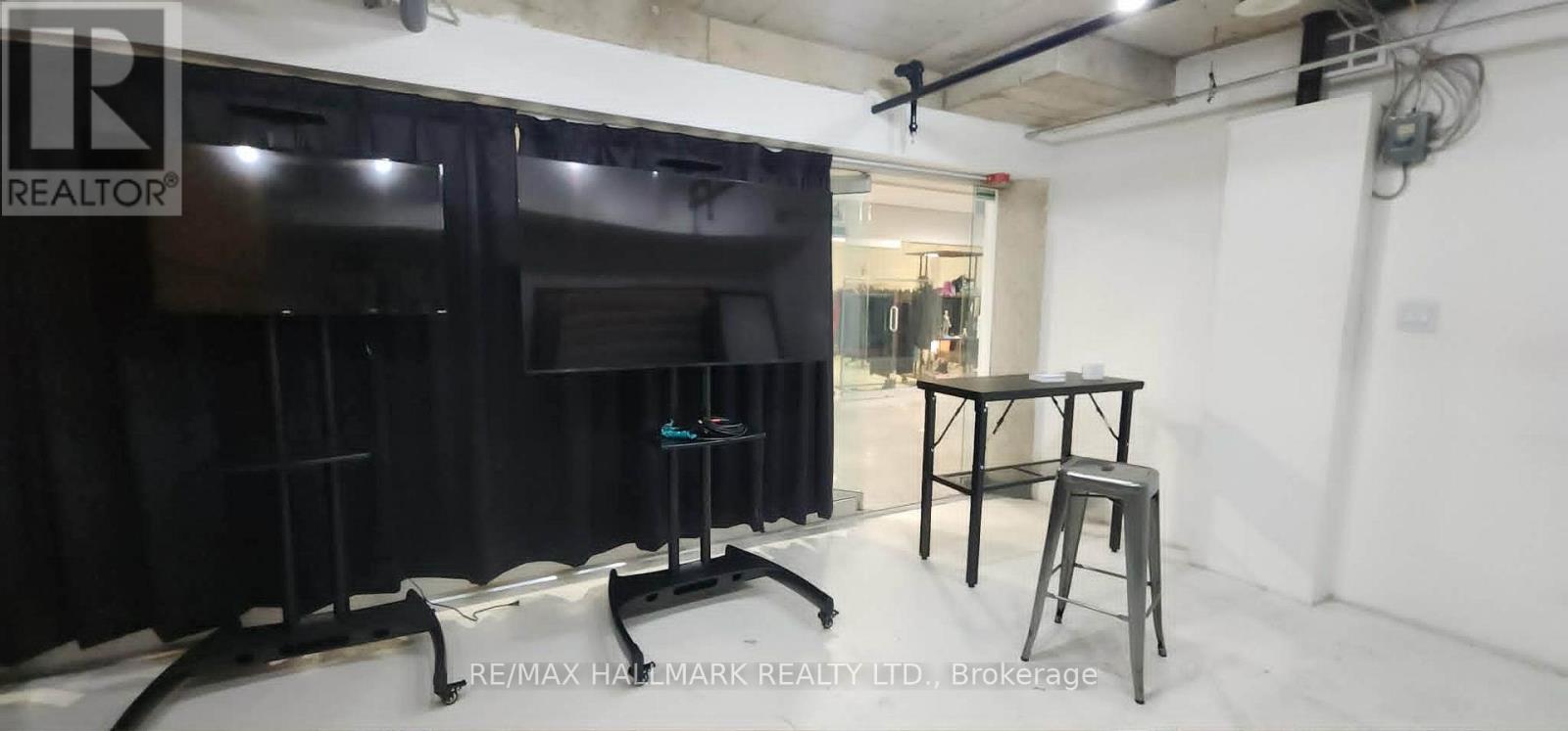 C8 - 222 Spadina Avenue, Toronto, Ontario  M5T 3B3 - Photo 2 - C13535242