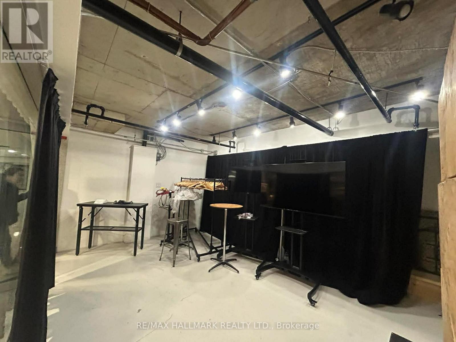 C8 - 222 Spadina Avenue, Toronto, Ontario  M5T 3B3 - Photo 3 - C13535242