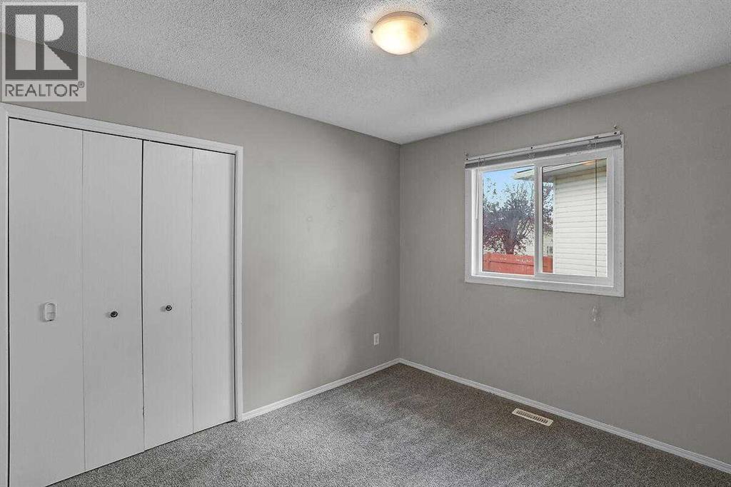 151 Midlawn Close SE, Calgary, Alberta  T2X 1A7 - Photo 16 - A2326665
